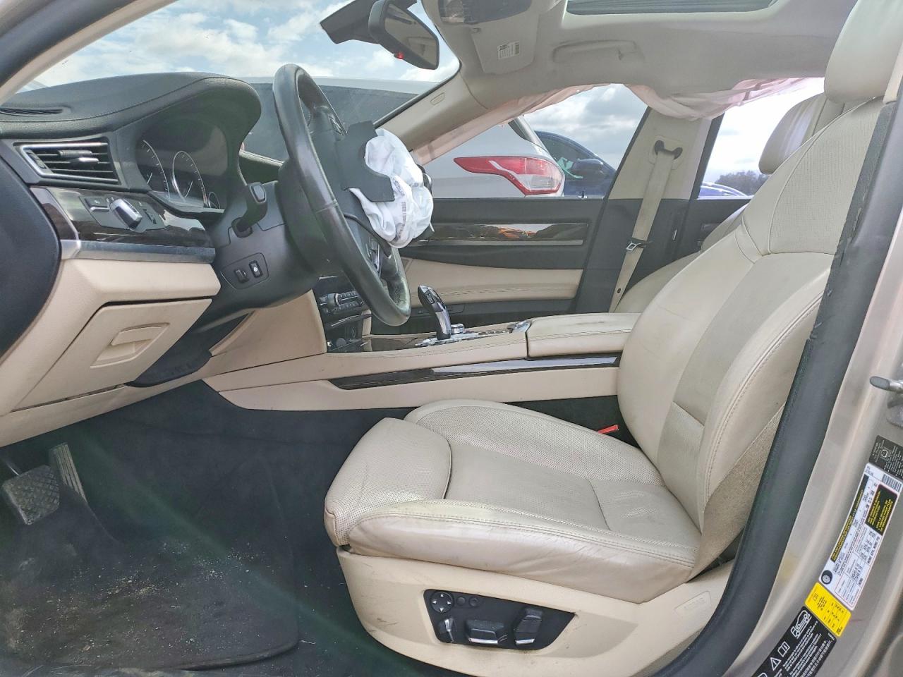 BMW 750 2010 — 8
