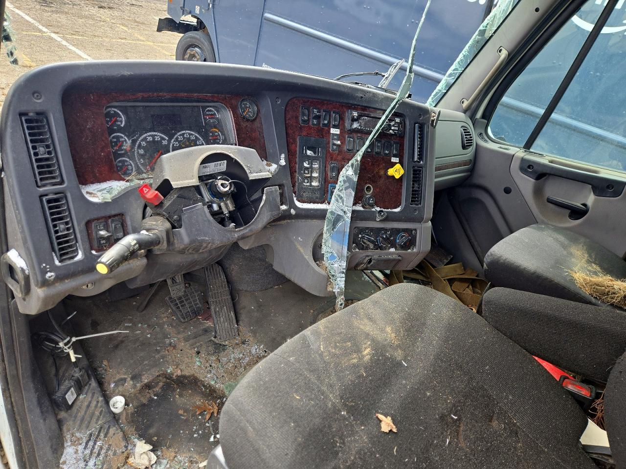FREIGHTLINER M2 2021 — 9
