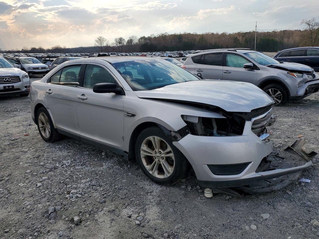 2015 FORD TAURUS SE