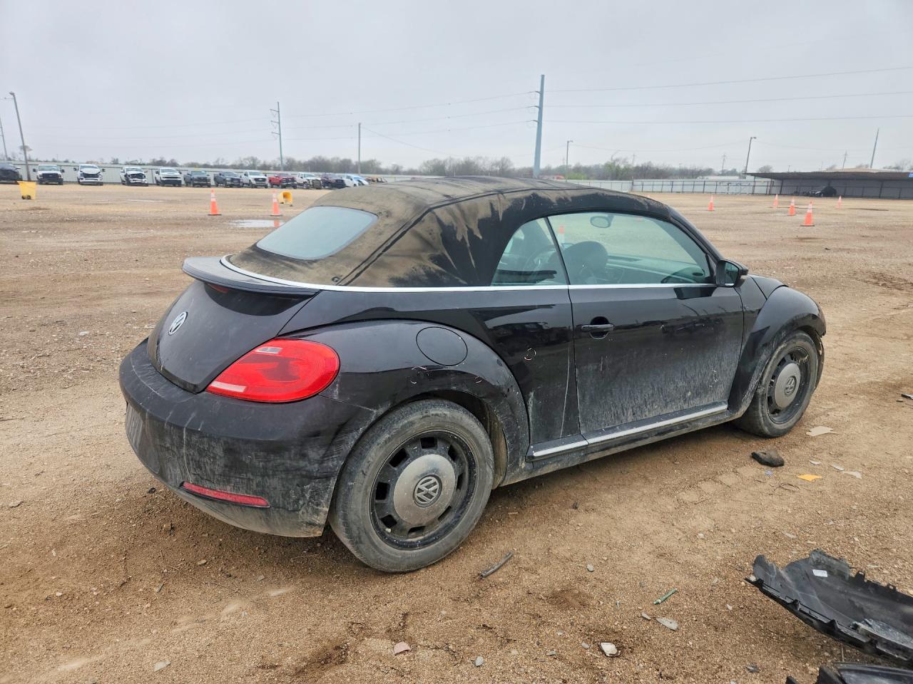 VOLKSWAGEN BEETLE 2015 — 4