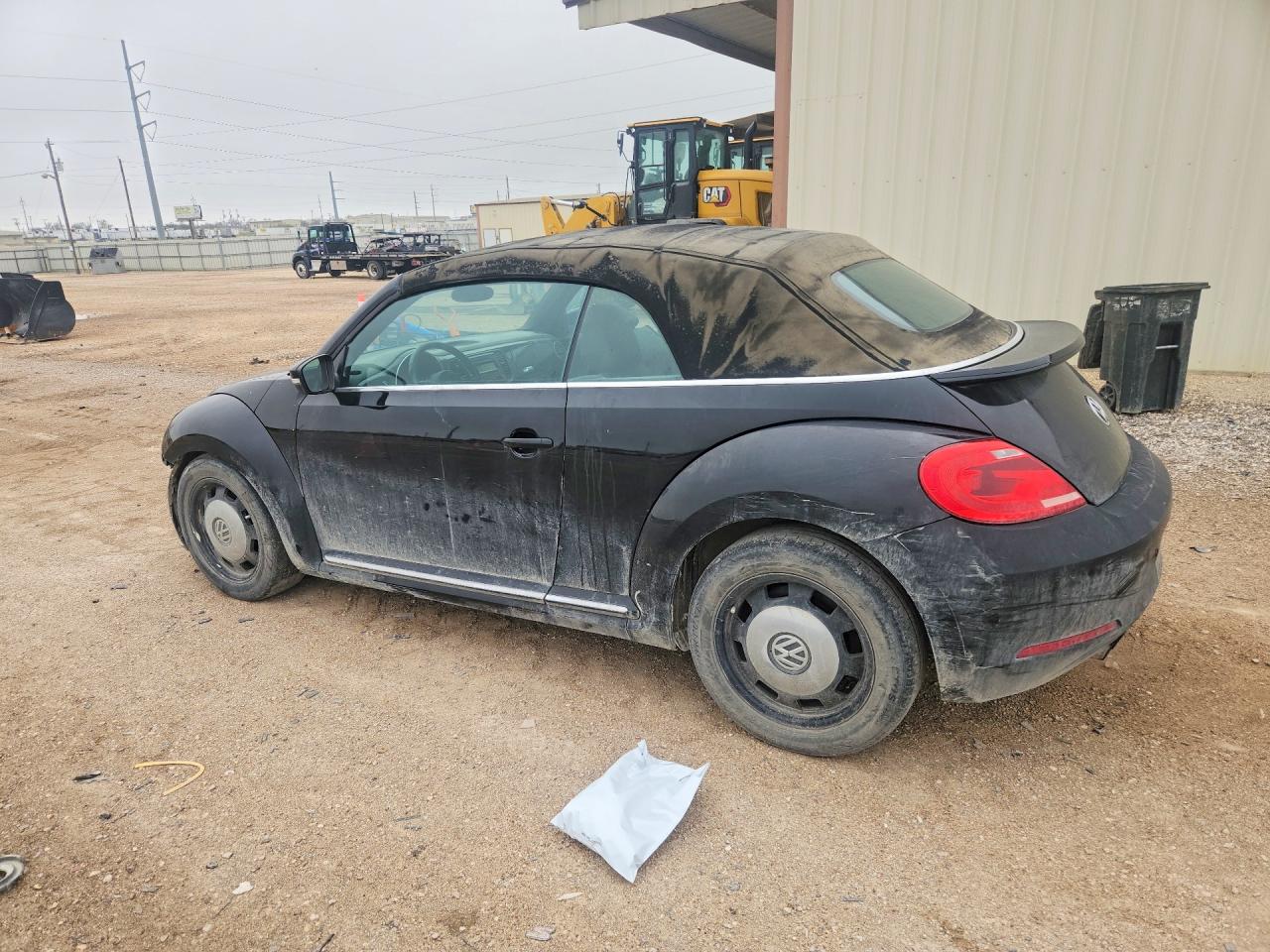 VOLKSWAGEN BEETLE 2015 — 3