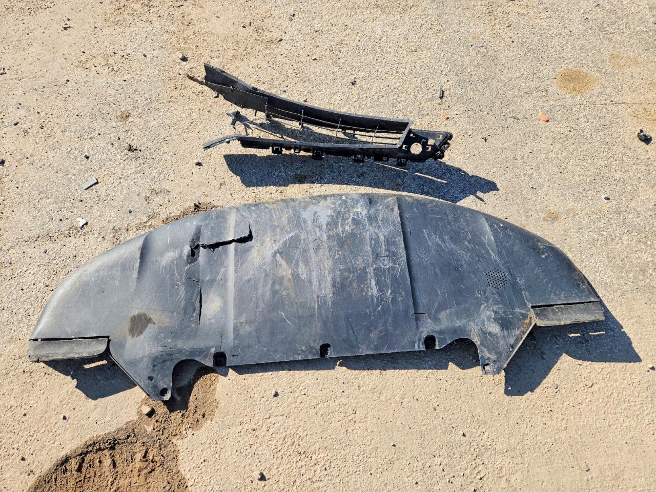 TESLA MODEL X 2022 — 13