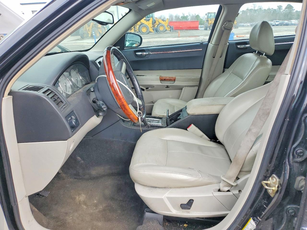CHRYSLER 300 2006 — 8