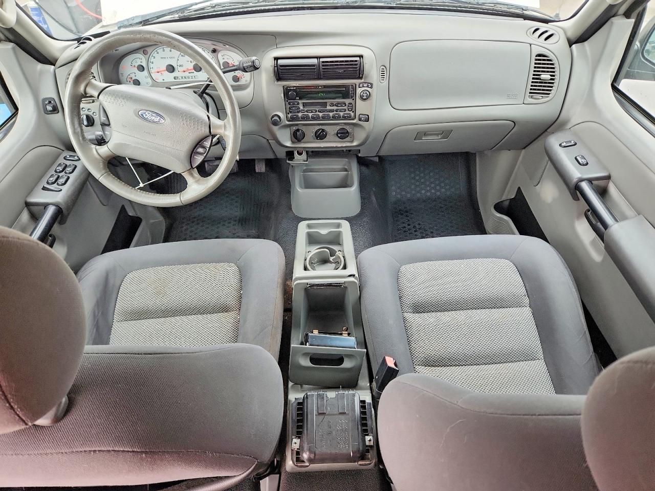 FORD EXPLORER SPORT TRAC 2003 — 9