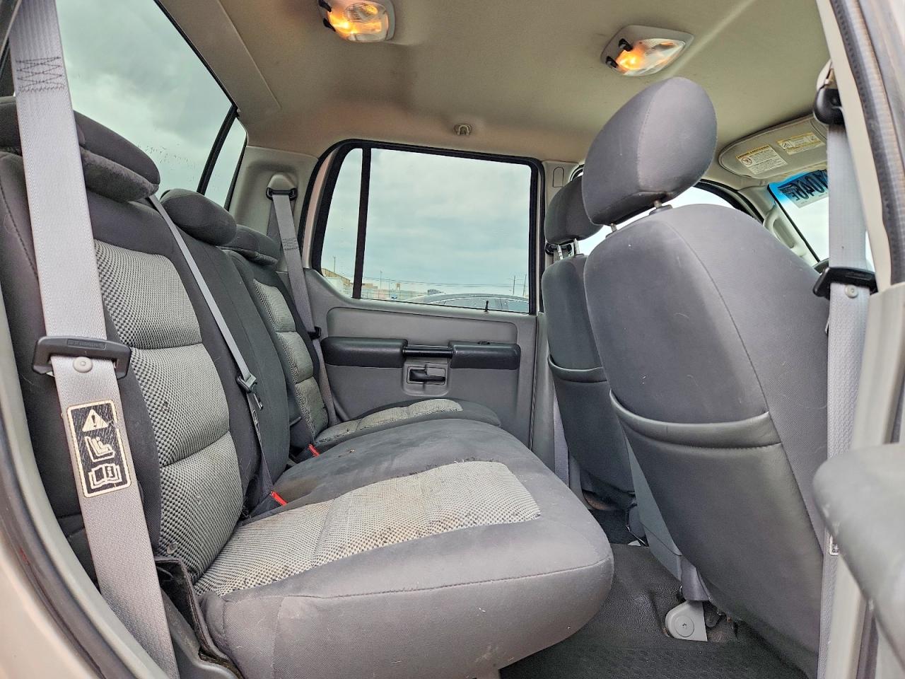 FORD EXPLORER SPORT TRAC 2003 — 11