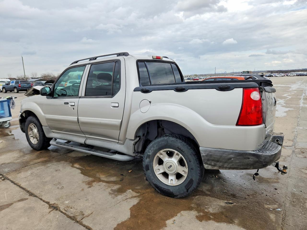 FORD EXPLORER SPORT TRAC 2003 — 3
