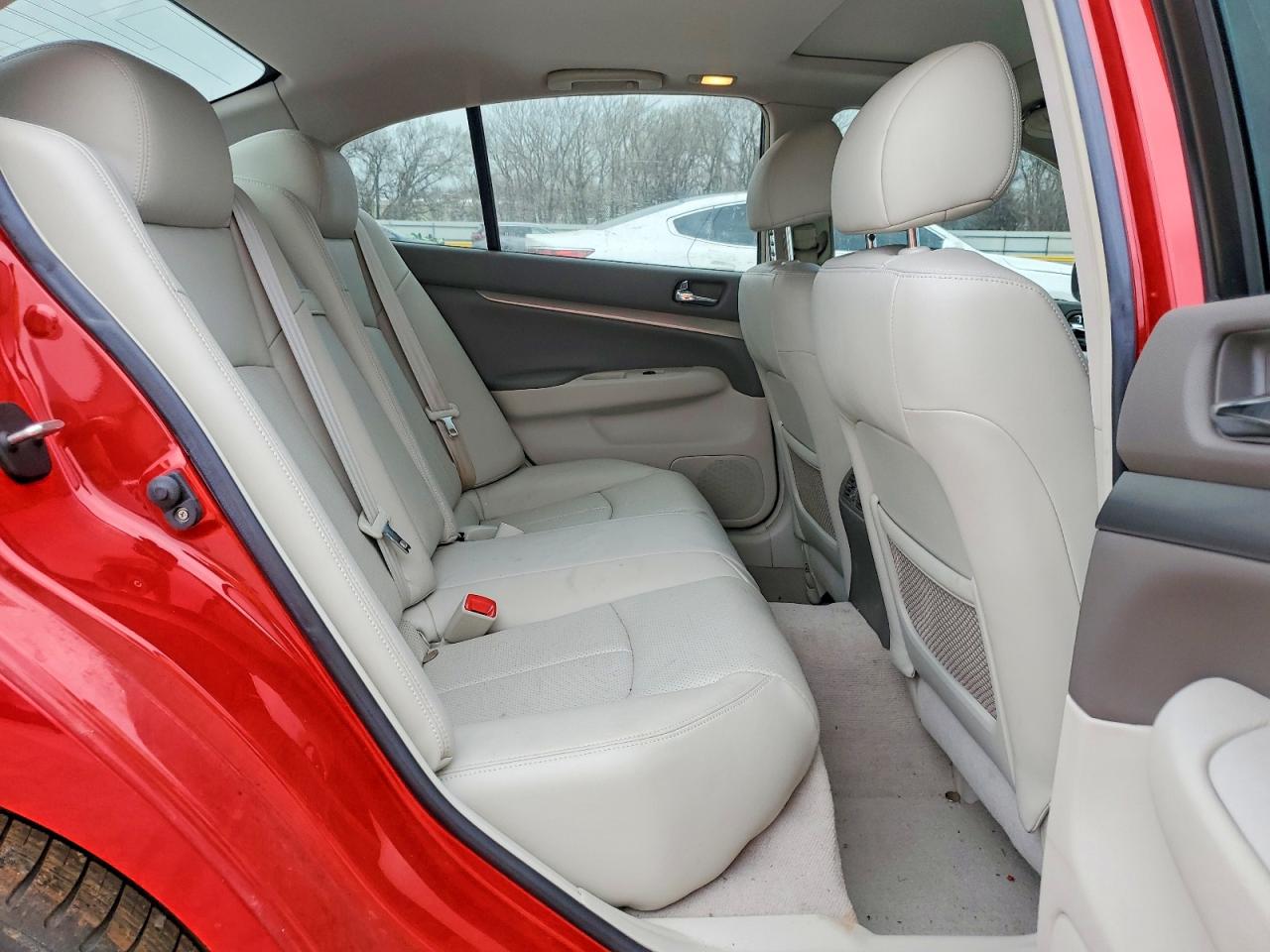 INFINITI G37 2010 — 11
