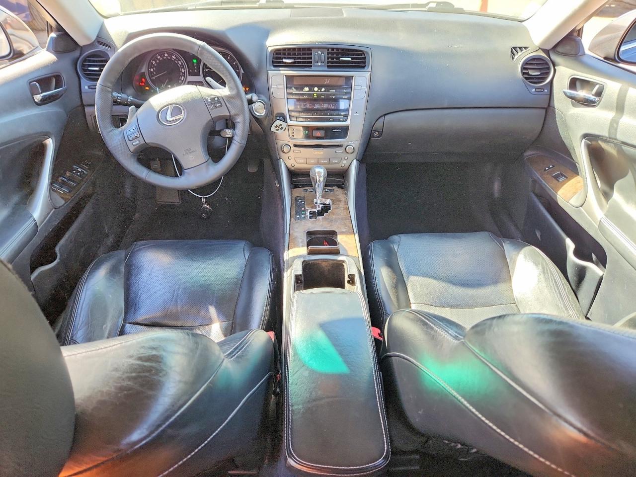 LEXUS IS 2010 — 9