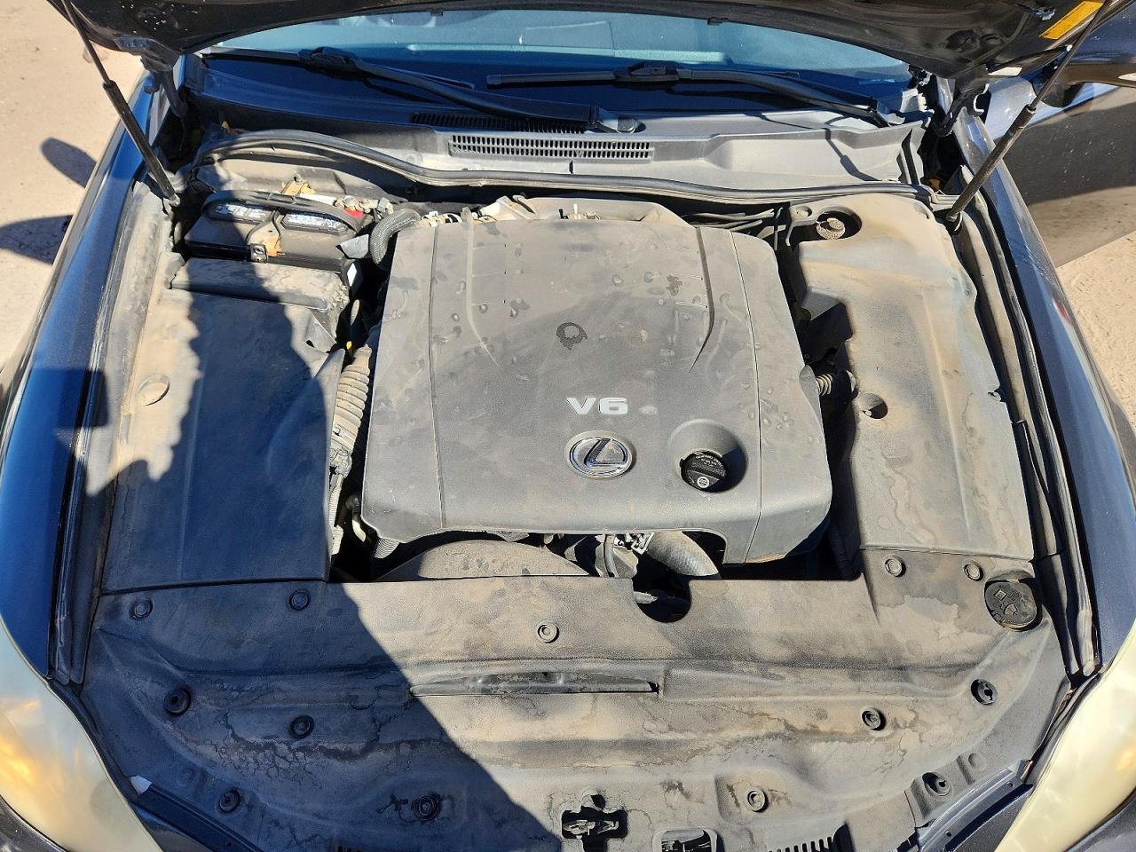 LEXUS IS 2010 — 12