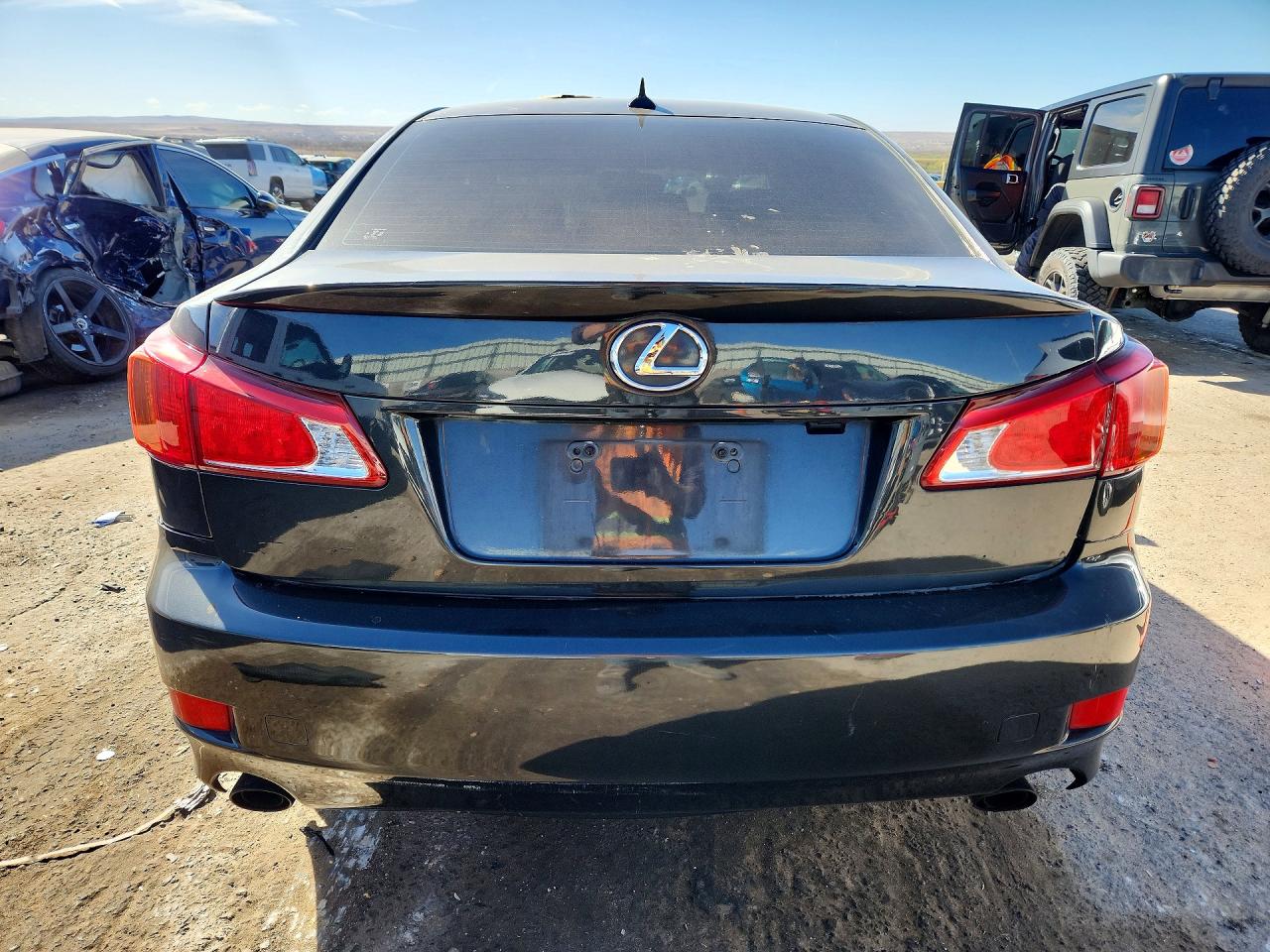 LEXUS IS 2010 — 7