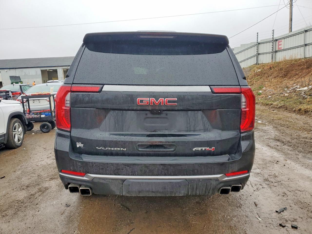 GMC YUKON 2025 — 7
