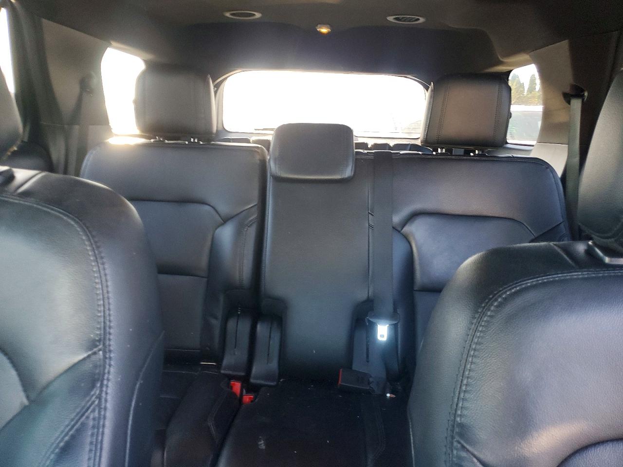 FORD EXPLORER 2017 — 11