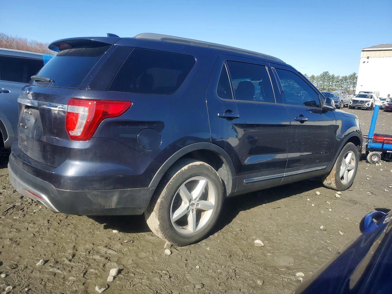 FORD EXPLORER 2017 — 4
