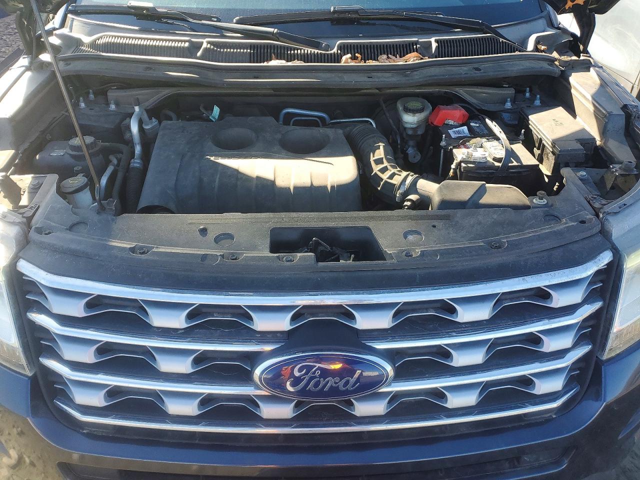 FORD EXPLORER 2017 — 13