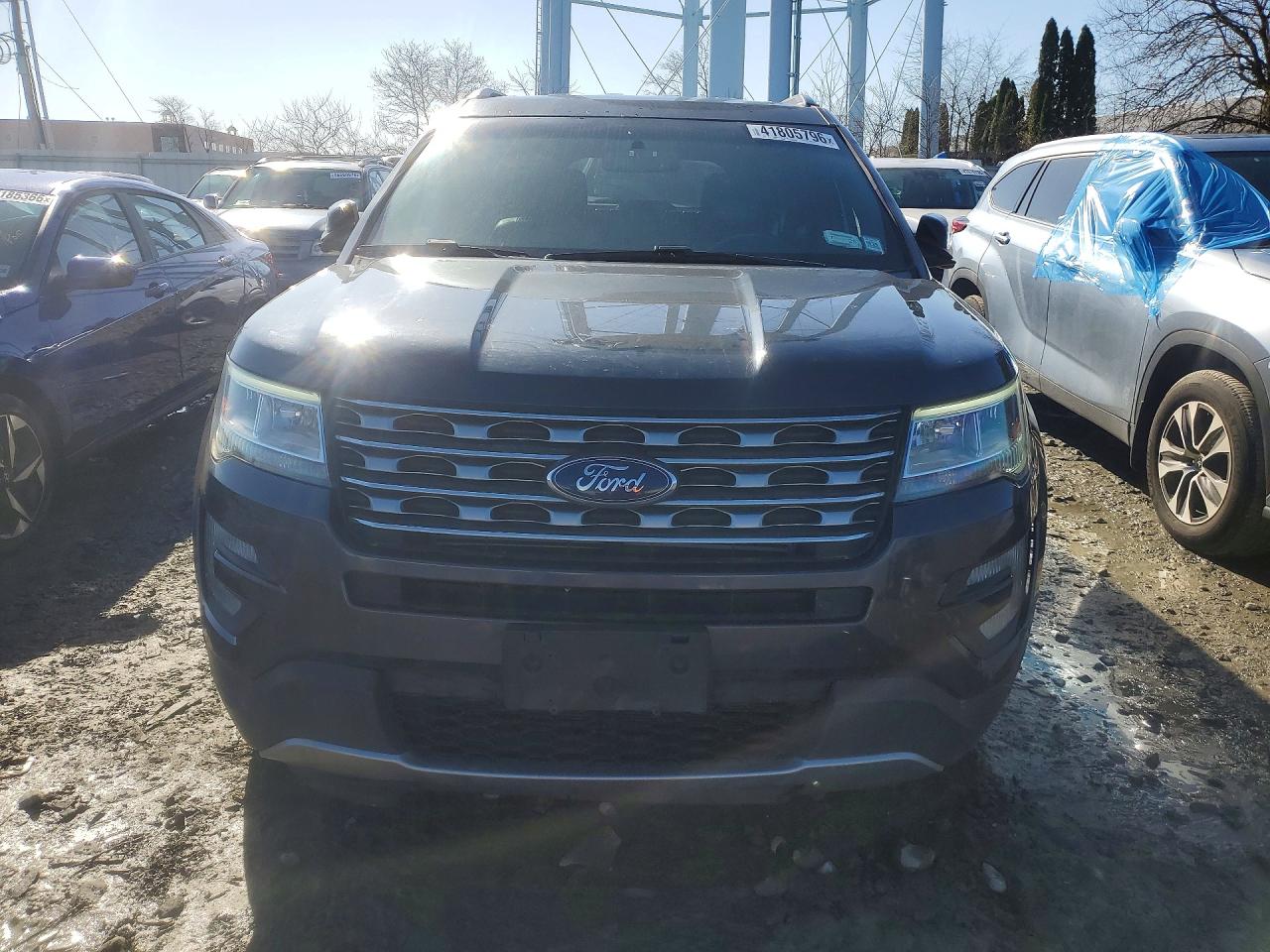 FORD EXPLORER 2017 — 6