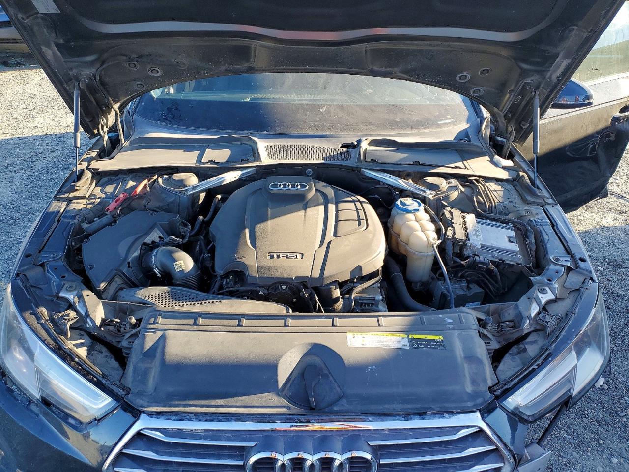 AUDI A4 2018 — 12