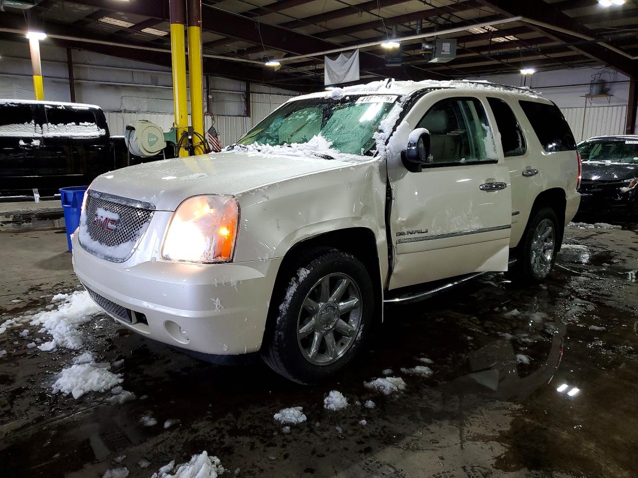 GMC YUKON 2011 — 2