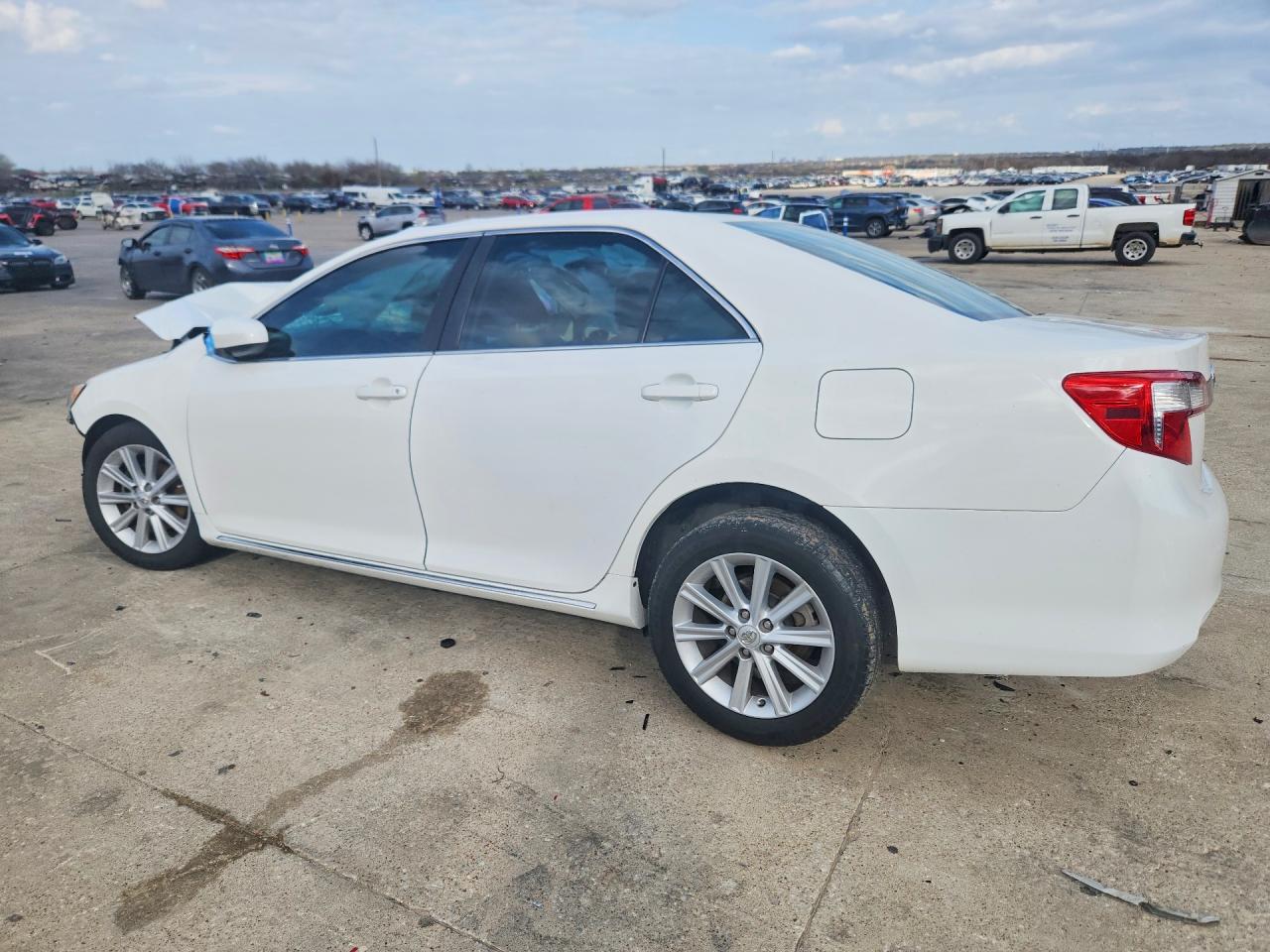 TOYOTA CAMRY 2014 — 3