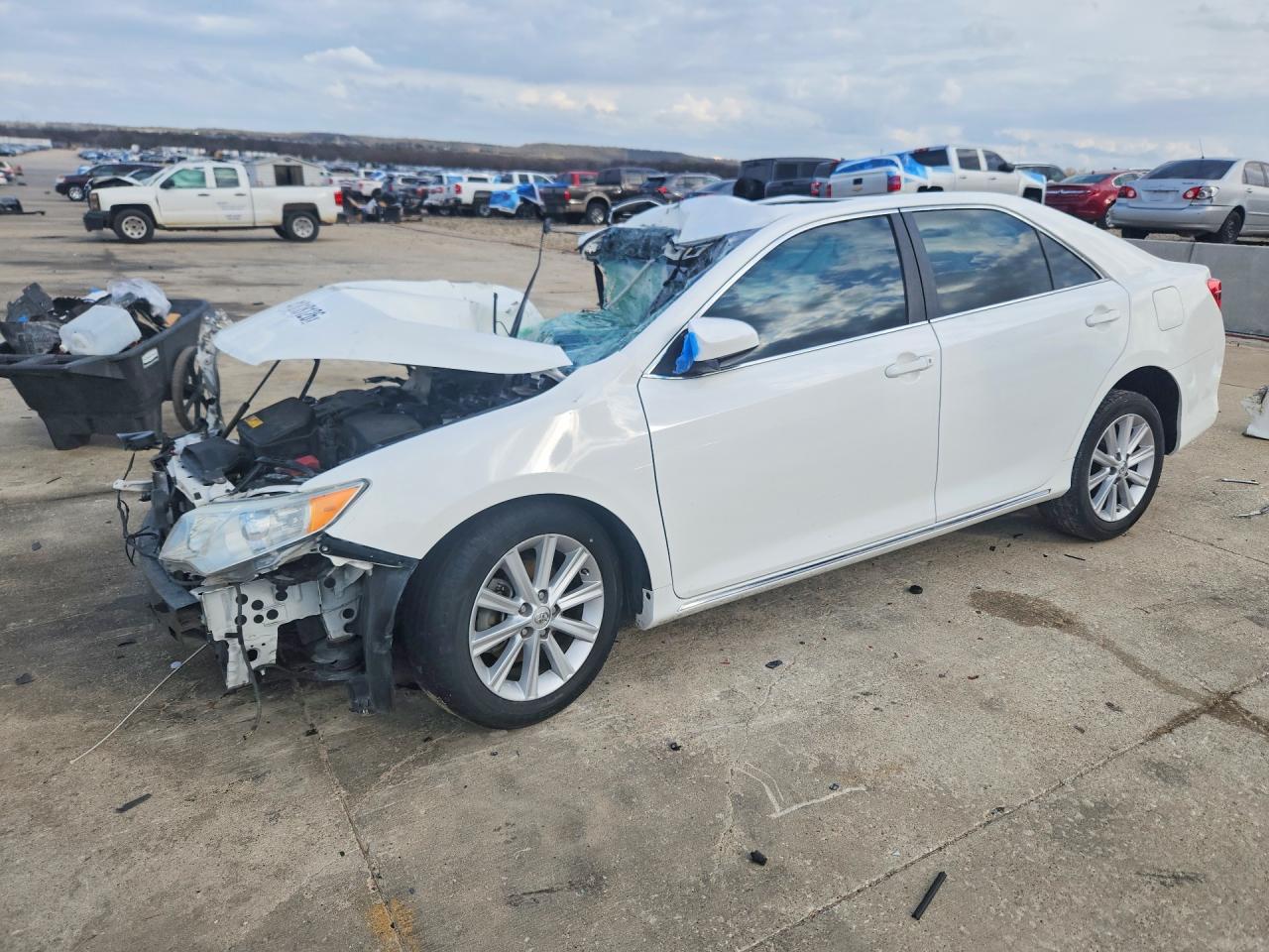 TOYOTA CAMRY 2014 — 2