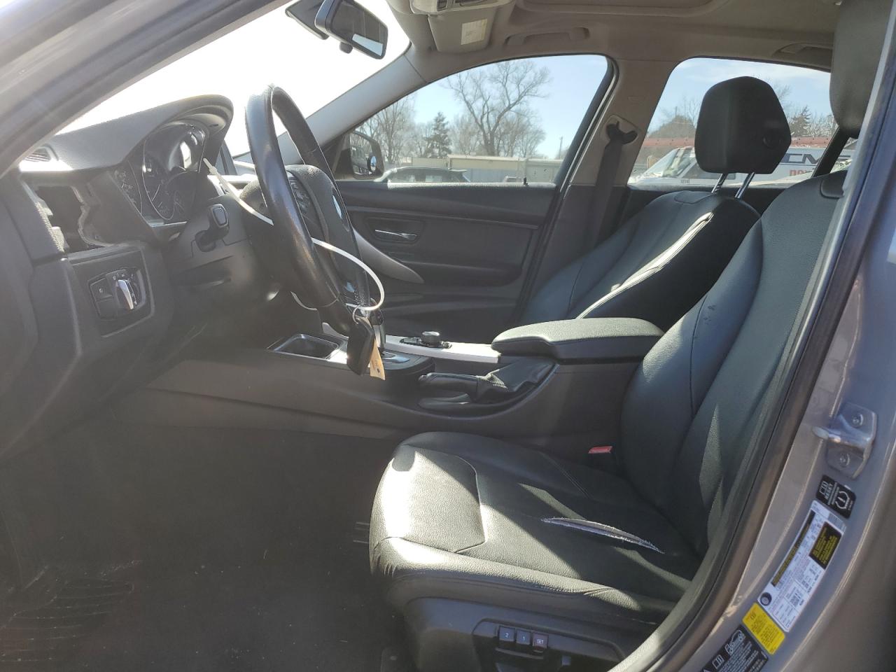 BMW 320 2015 — 8