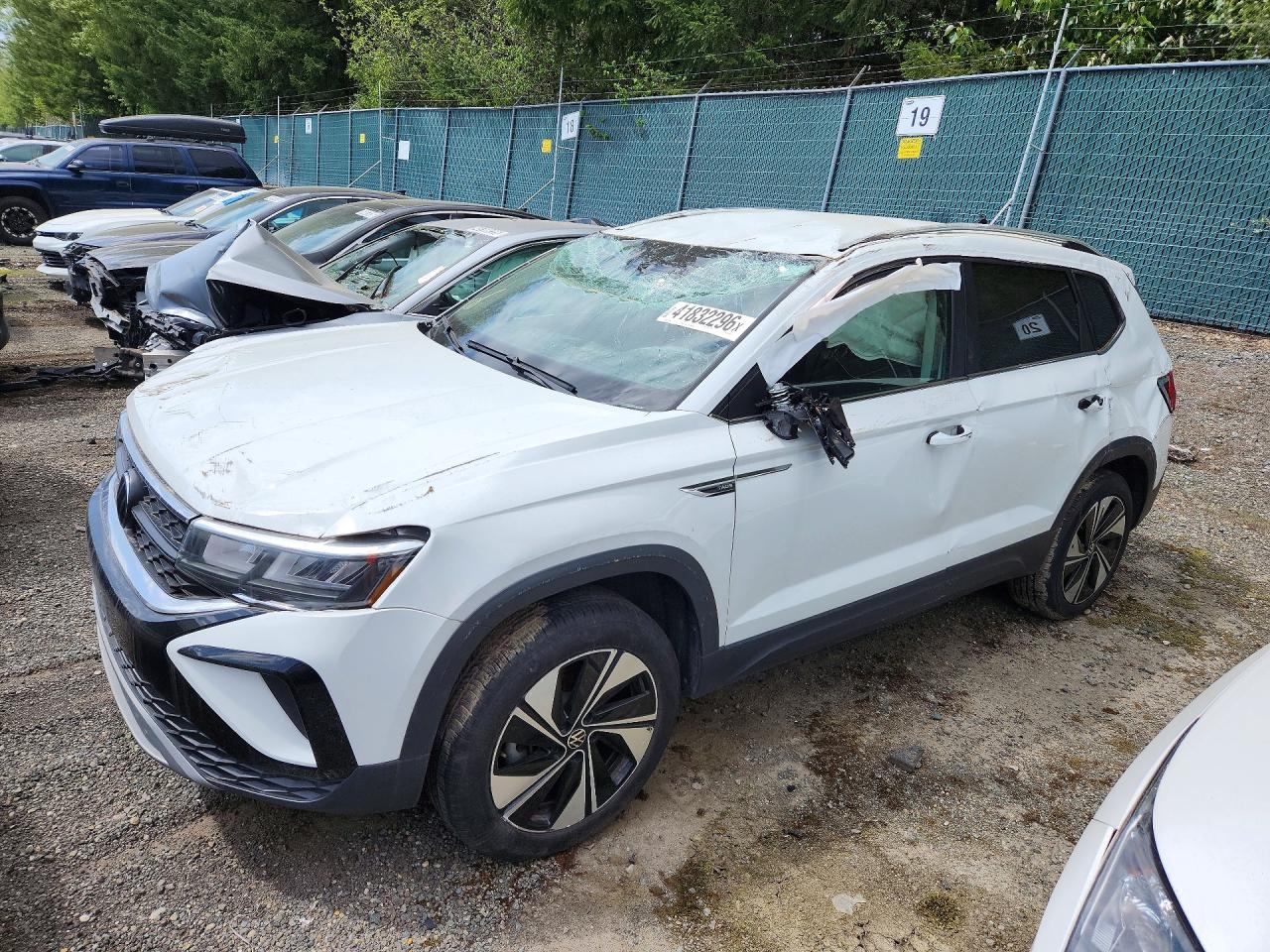 2024 VOLKSWAGEN TAOS SE