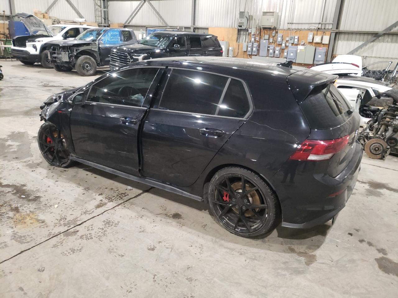 VOLKSWAGEN GTI 2024 — 3