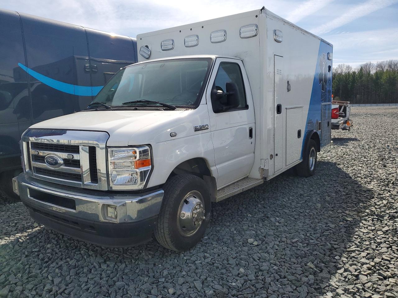 2022 FORD E350
