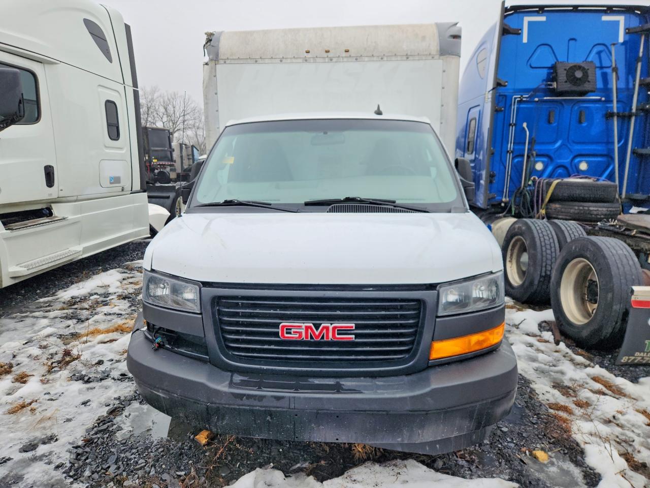 GMC SAVANA 2022 — 6