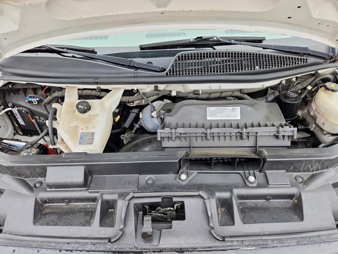 GMC SAVANA 2022 — 13