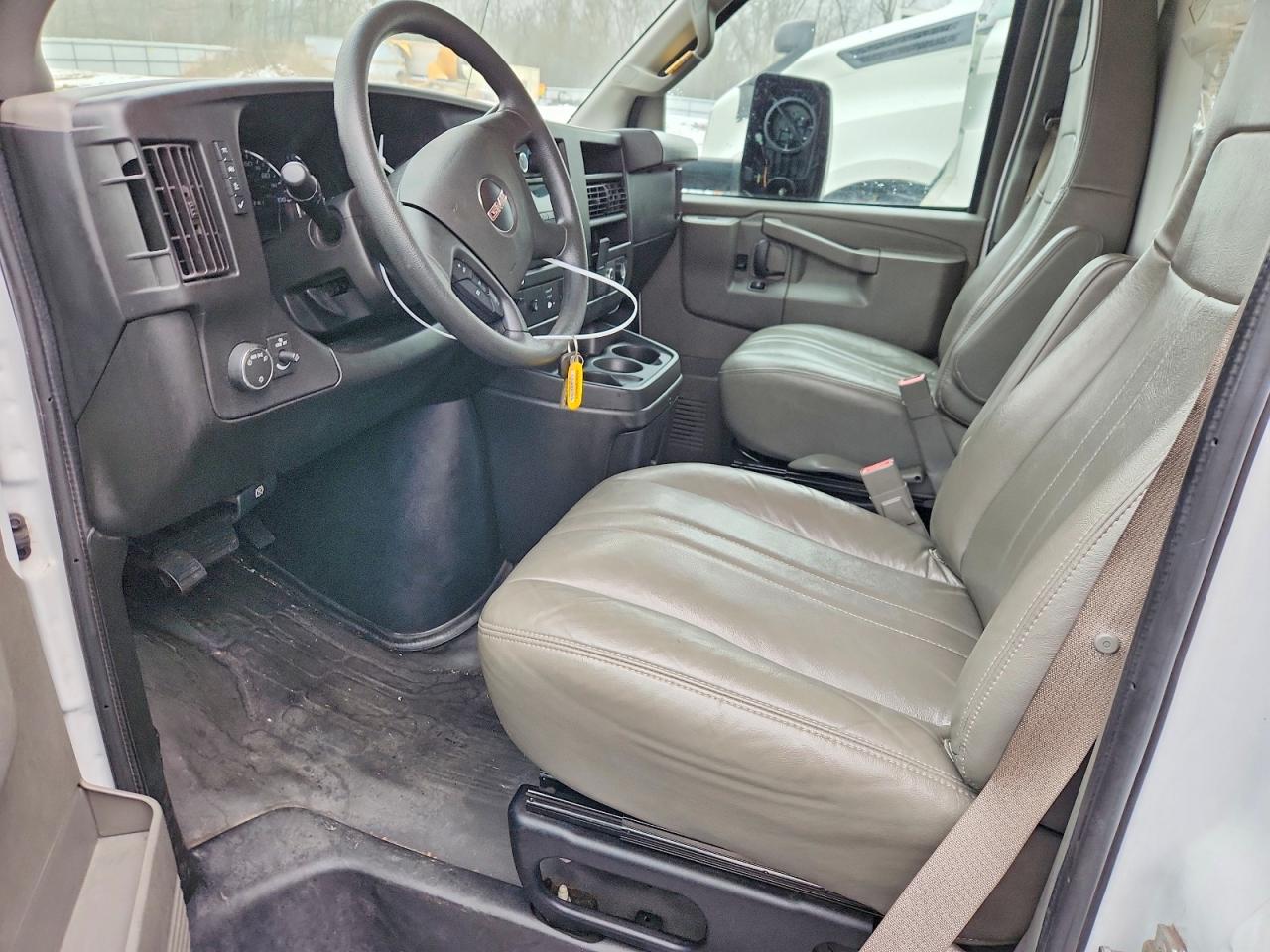 GMC SAVANA 2022 — 8