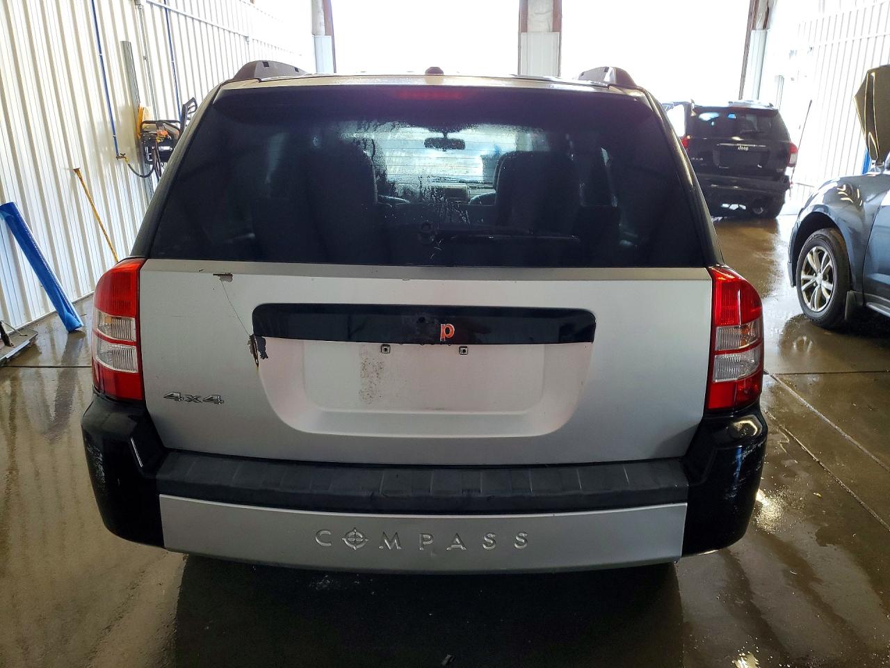 JEEP COMPASS 2010 — 7