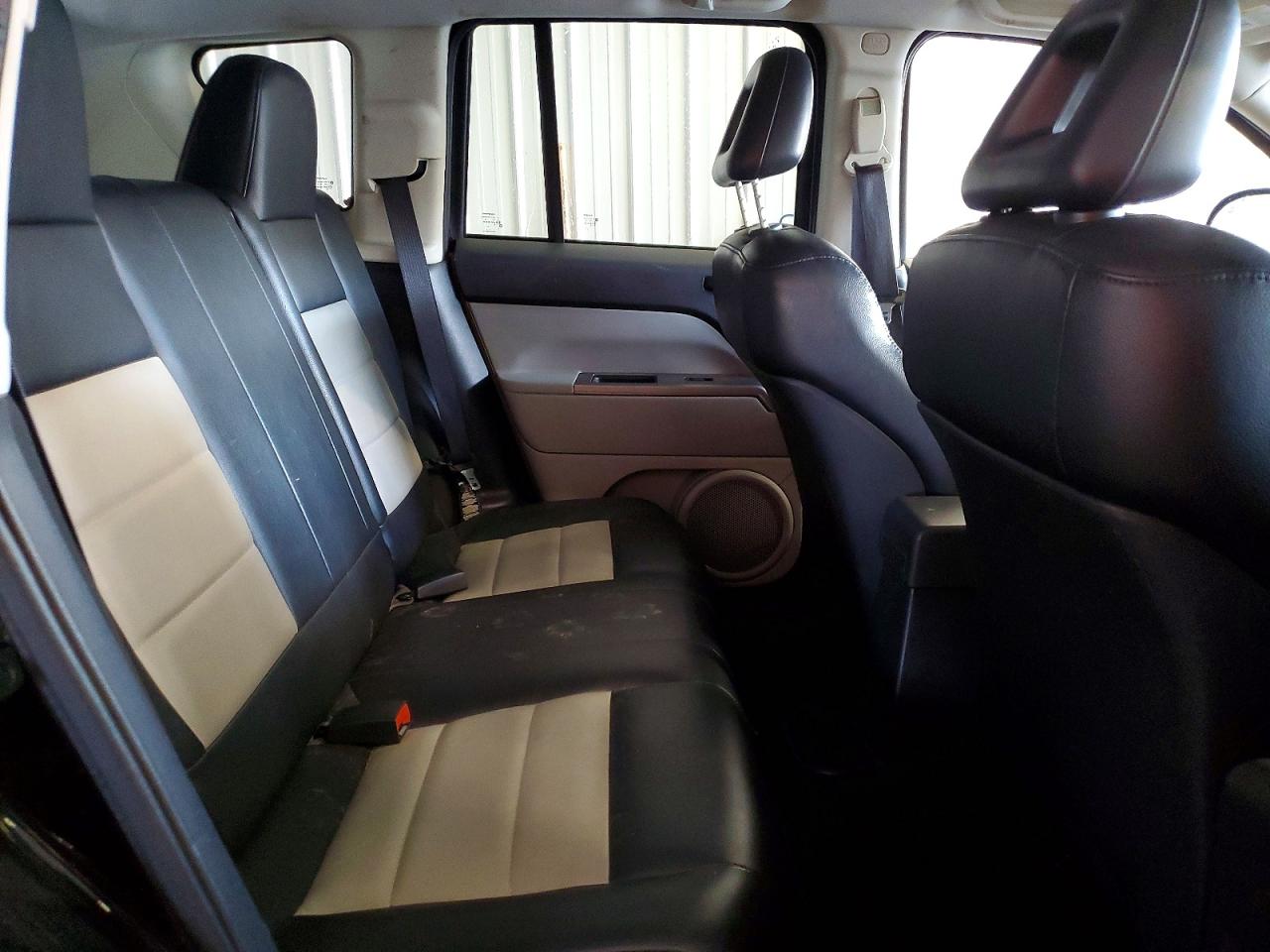 JEEP COMPASS 2010 — 12