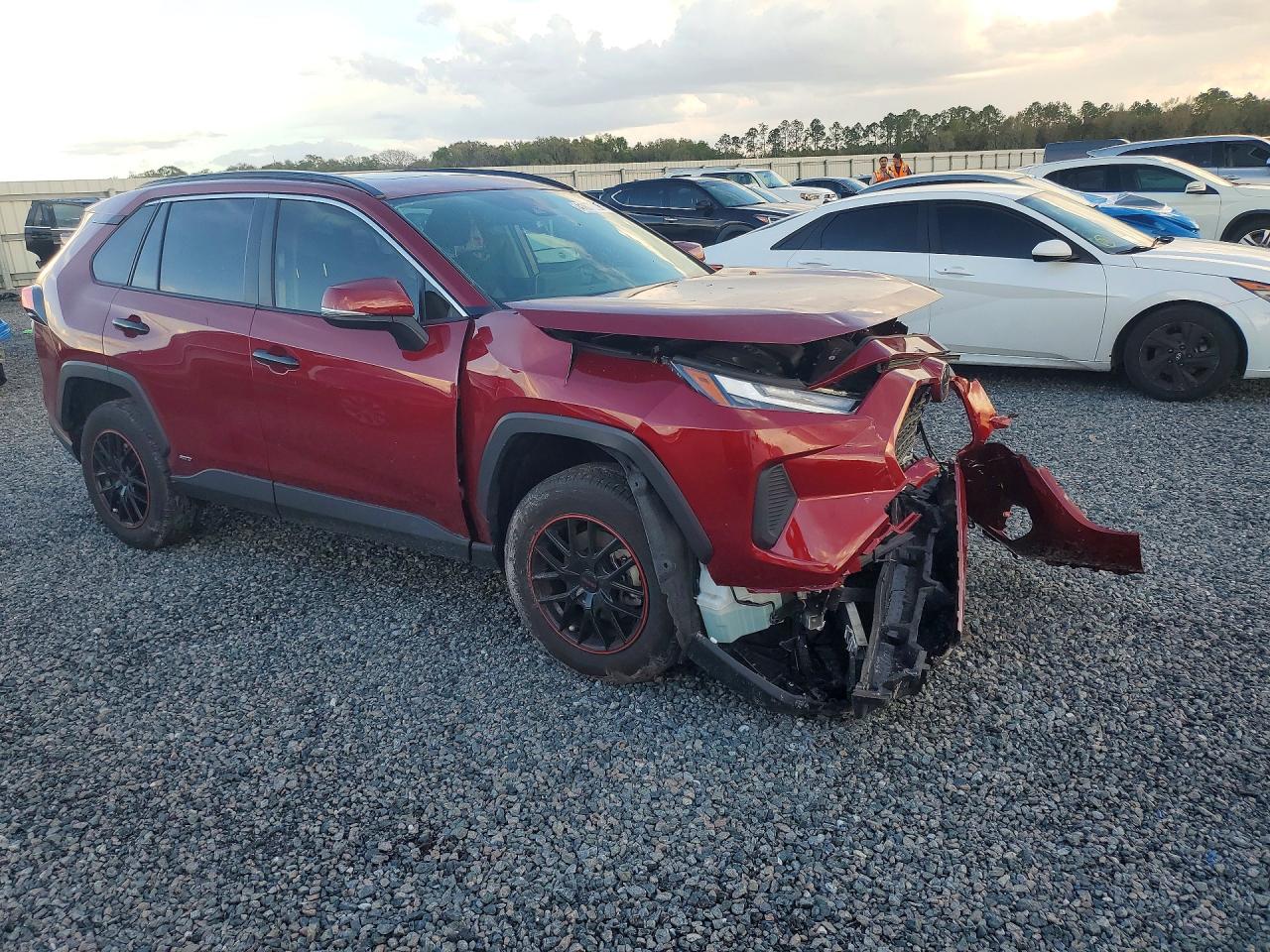 2025 TOYOTA RAV4 HYBRID XLE