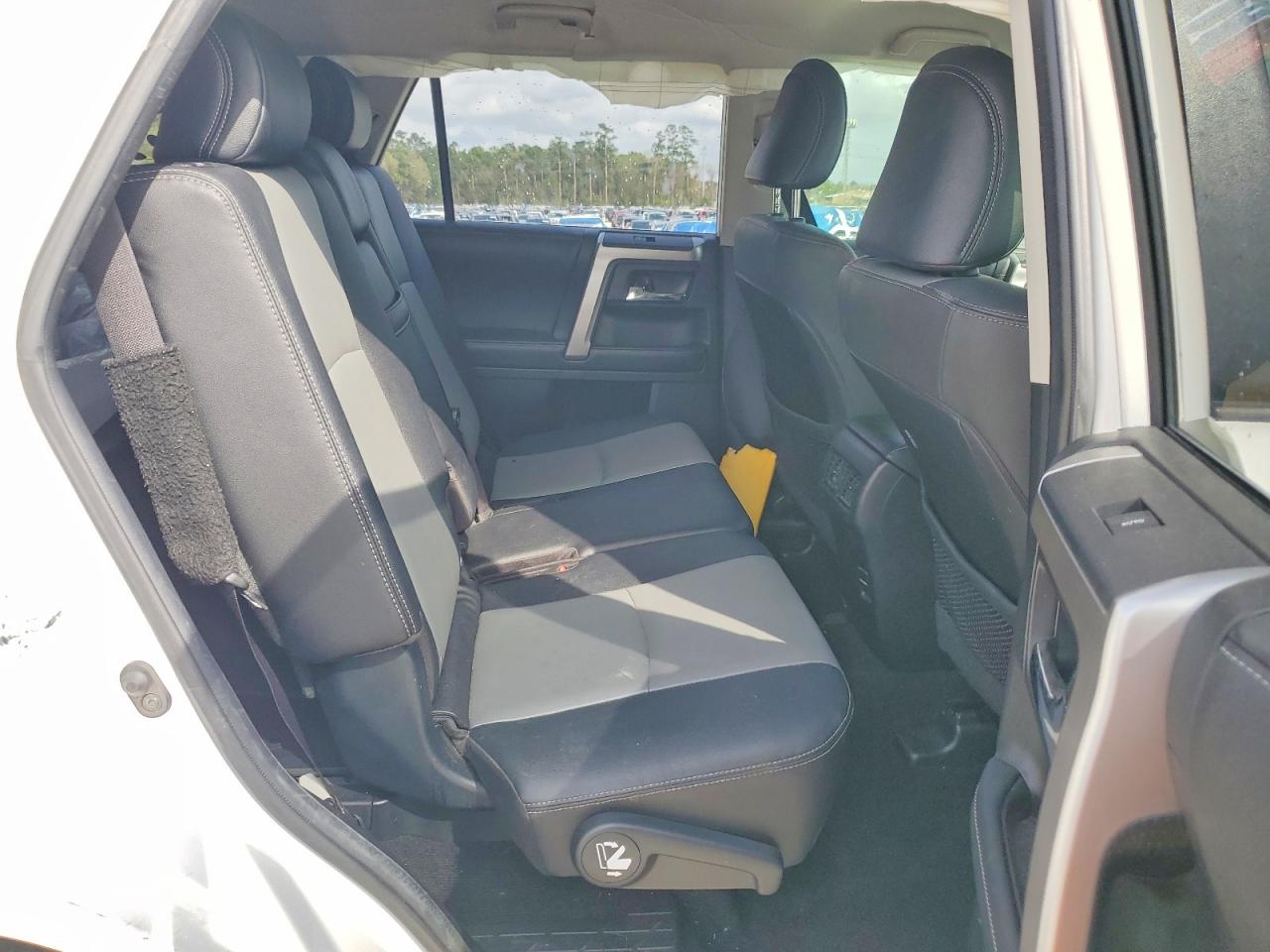 TOYOTA 4RUNNER 2019 — 12