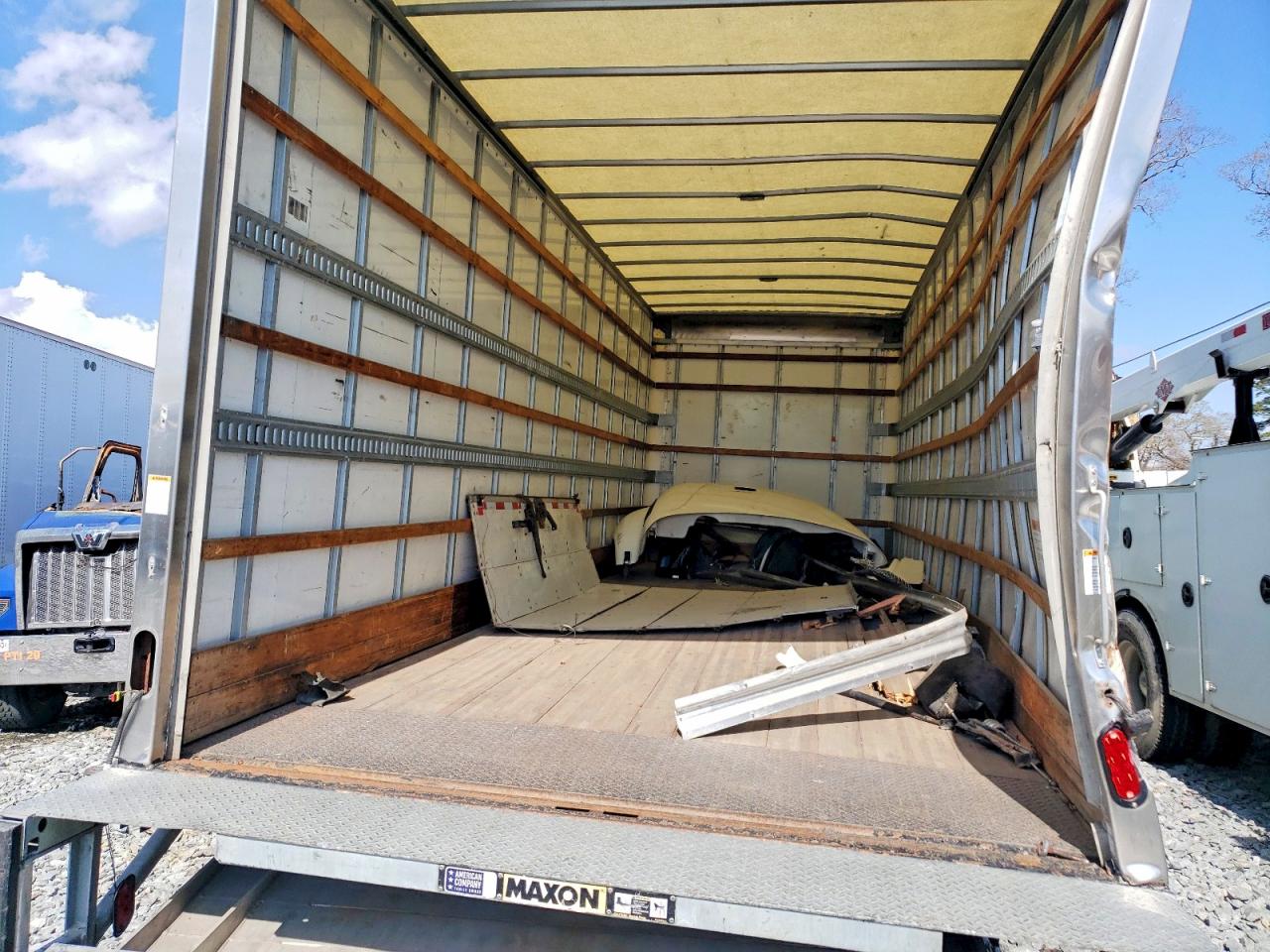 FREIGHTLINER M2 2021 — 11