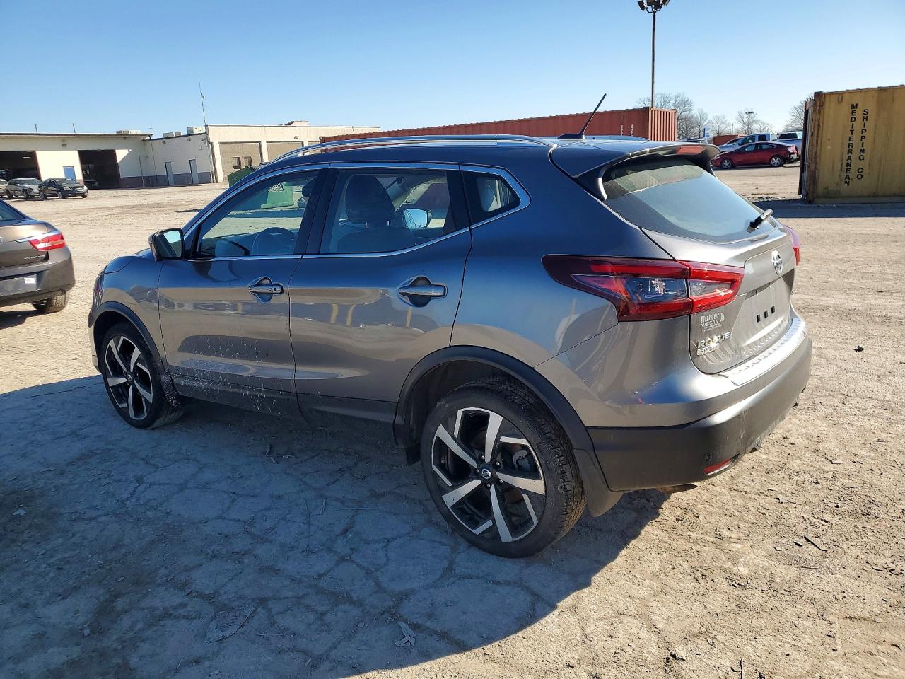 NISSAN ROGUE SPORT 2022 — 3