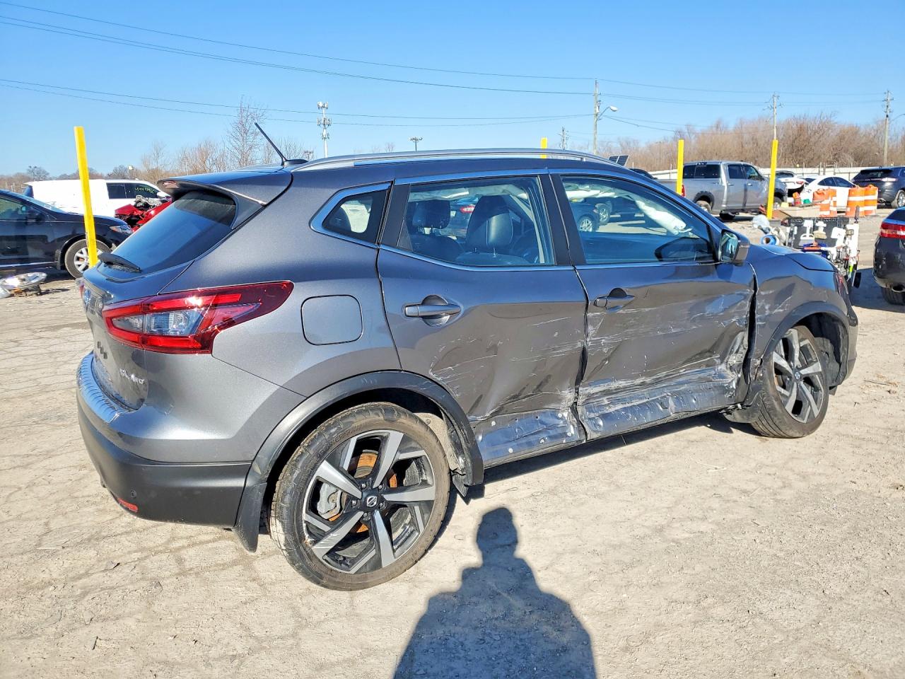 NISSAN ROGUE SPORT 2022 — 4
