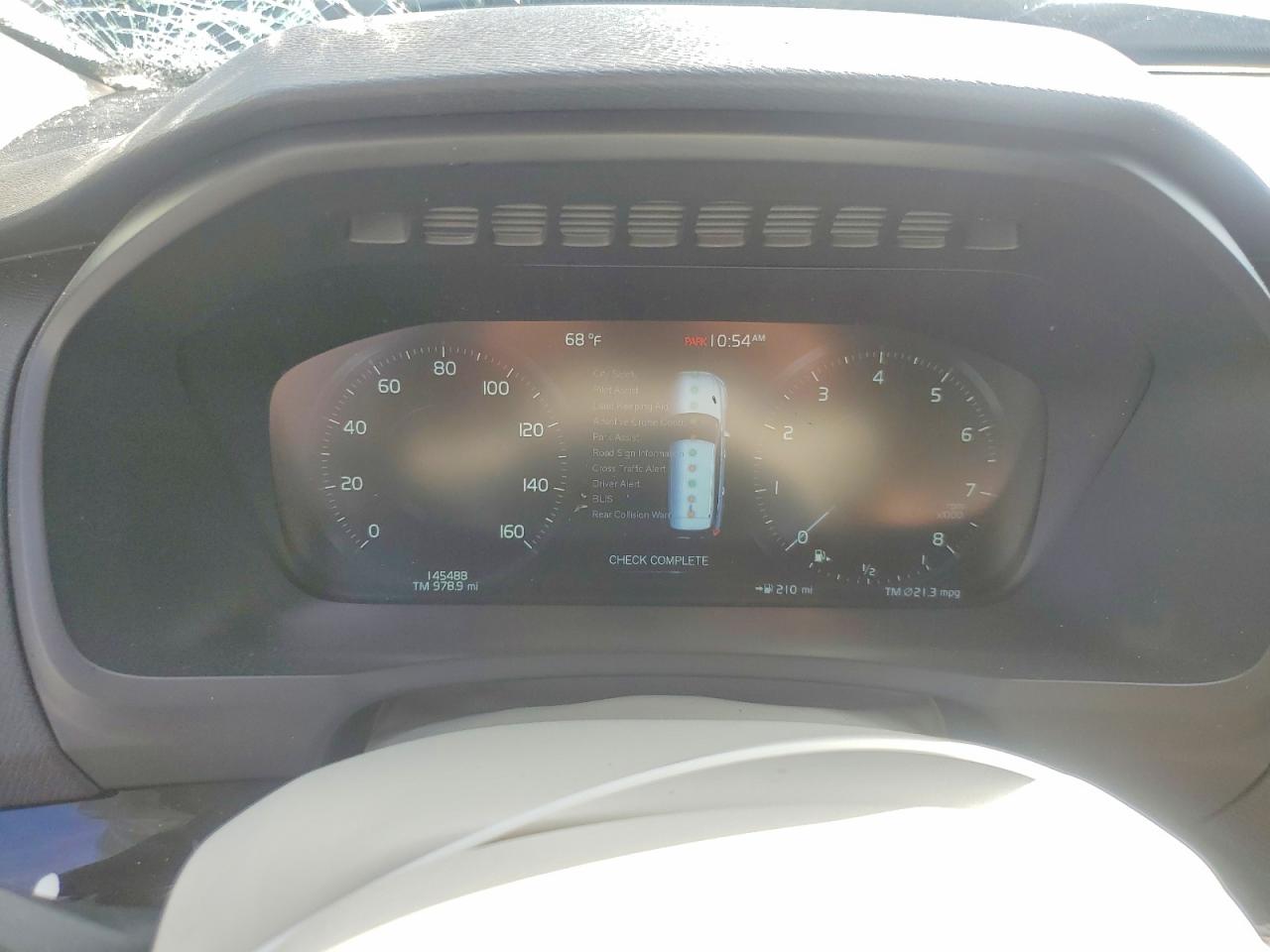 VOLVO XC90 2018 — 10