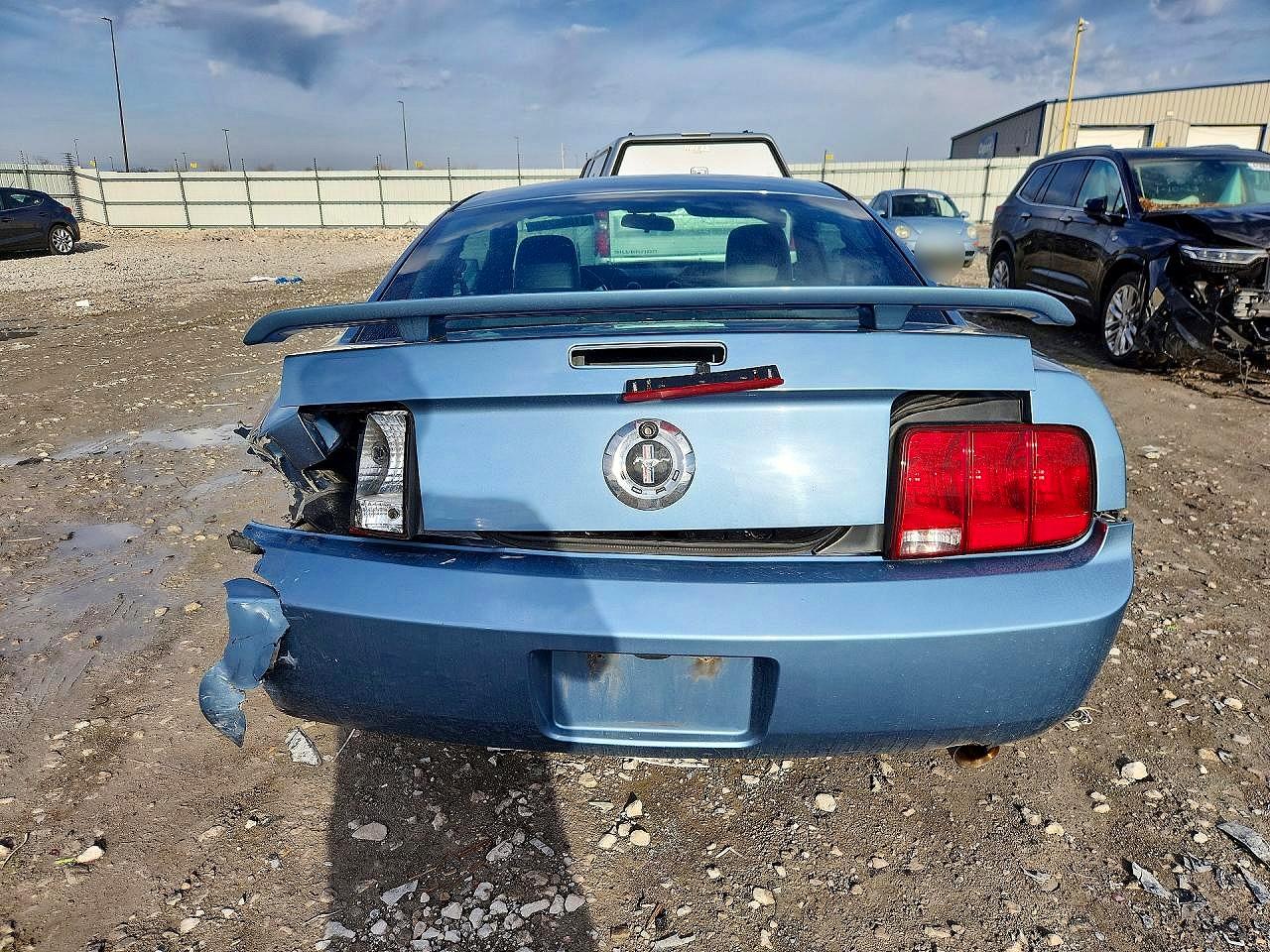 FORD MUSTANG 2005 — 7