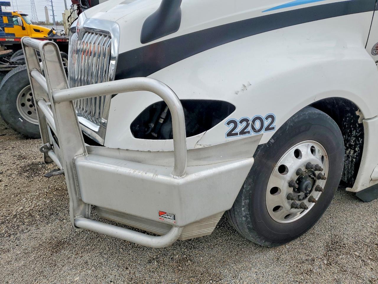 INTERNATIONAL LT625 2022 — 10