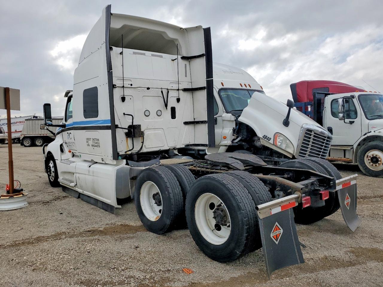 INTERNATIONAL LT625 2022 — 4