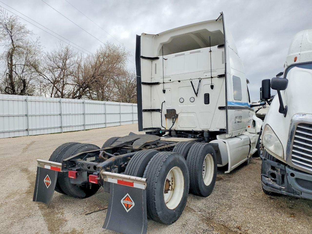 INTERNATIONAL LT625 2022 — 5