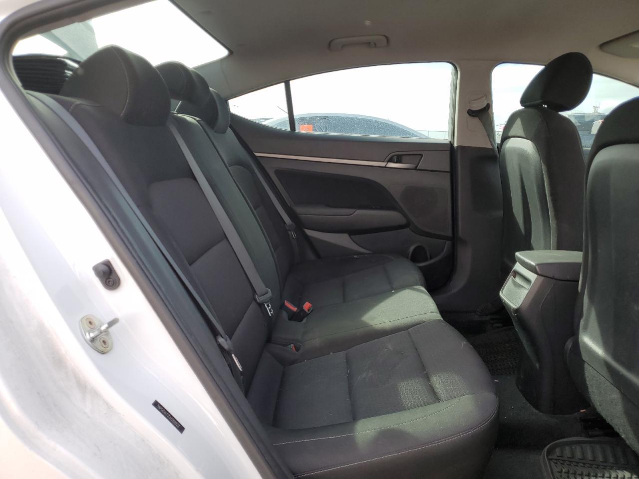 HYUNDAI ELANTRA 2018 — 11
