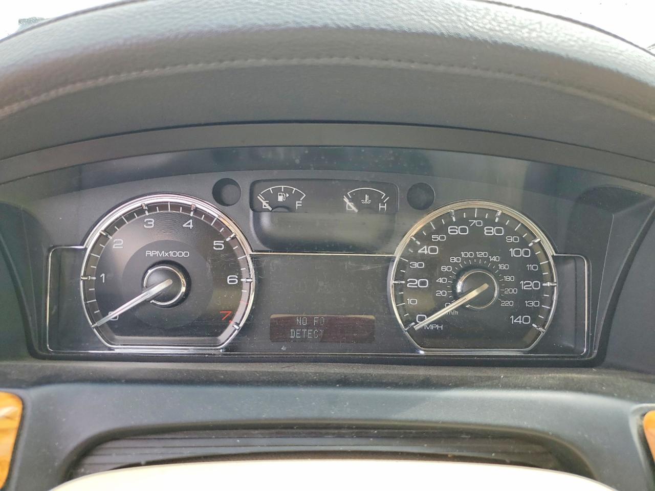 LINCOLN MKS 2009 — 10