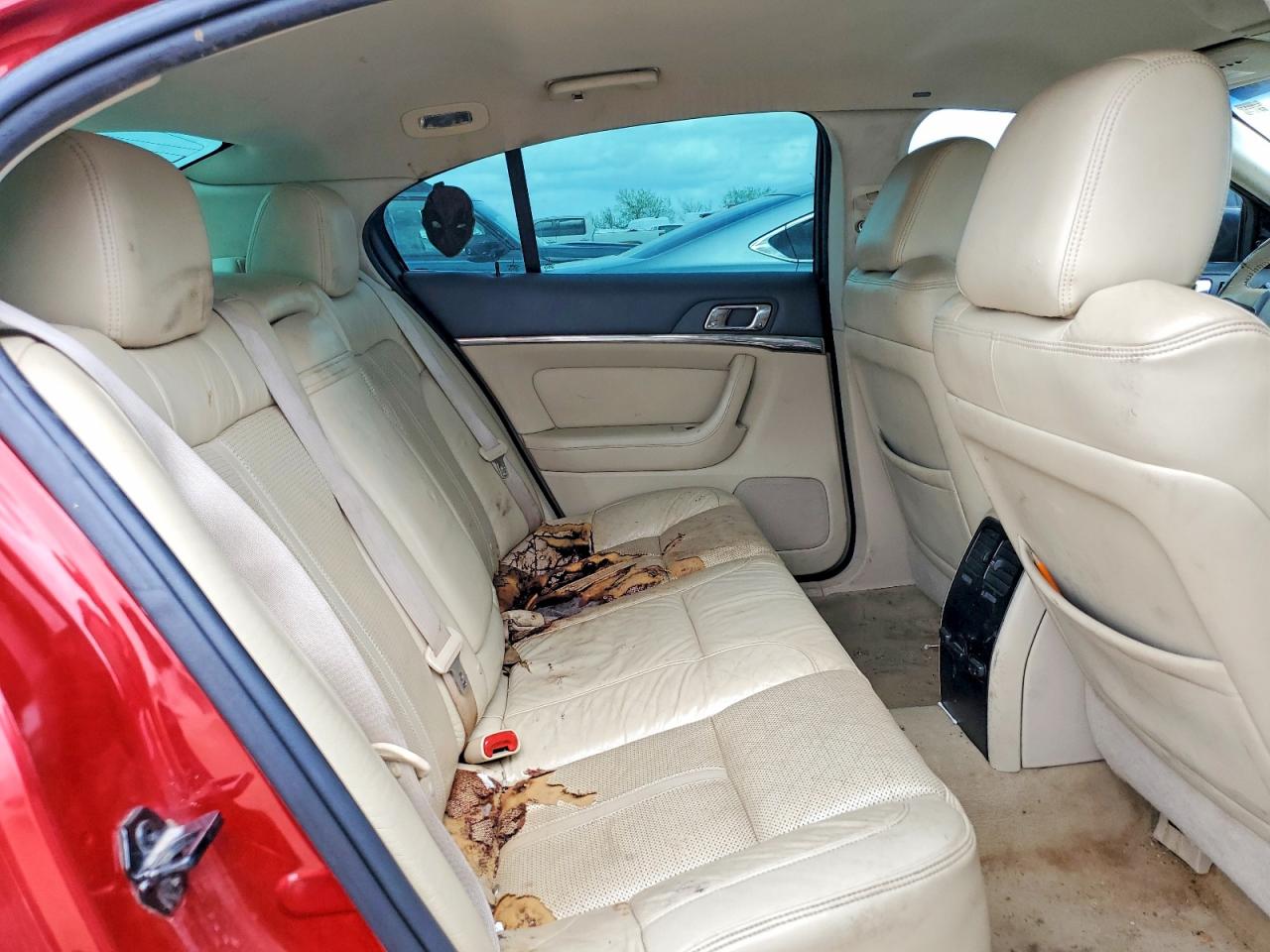 LINCOLN MKS 2009 — 11