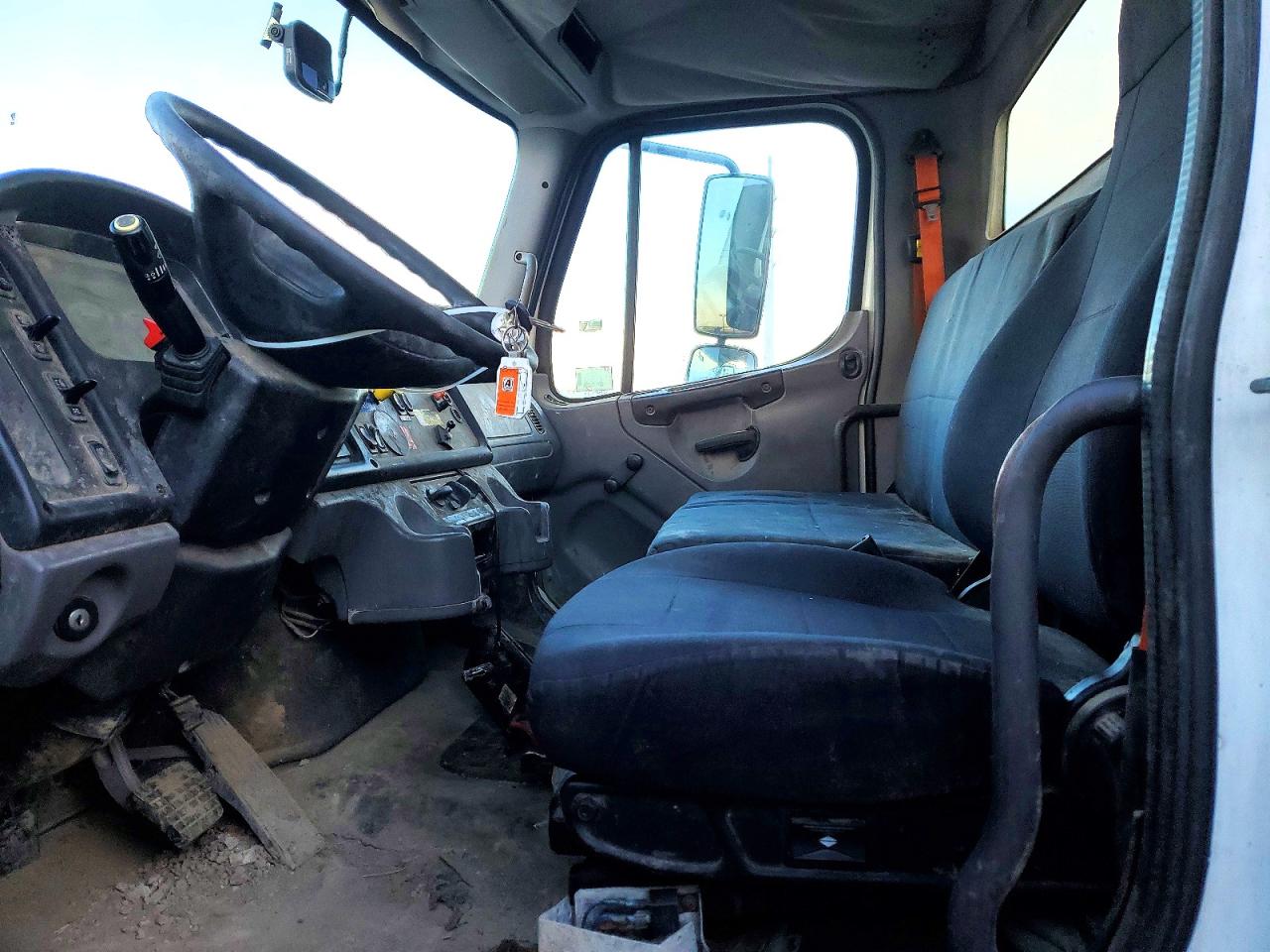 FREIGHTLINER M2 2014 — 8