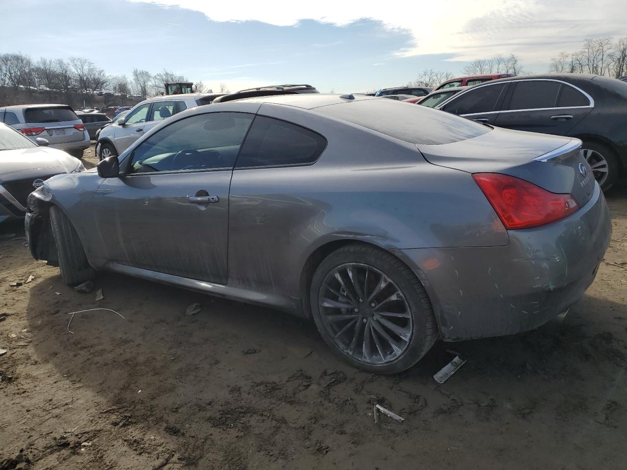 INFINITI Q60 2015 — 3