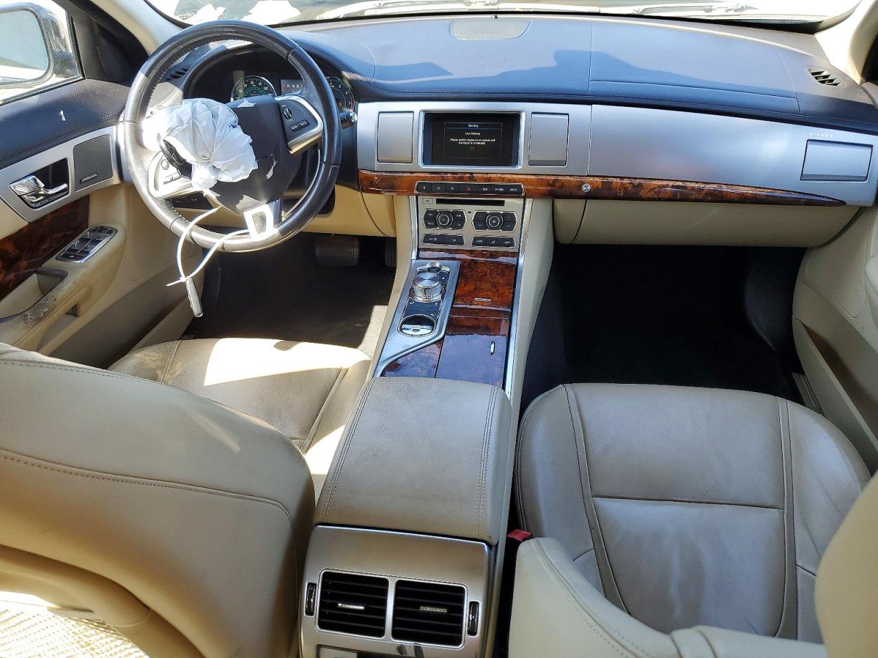 JAGUAR XF 2015 — 9