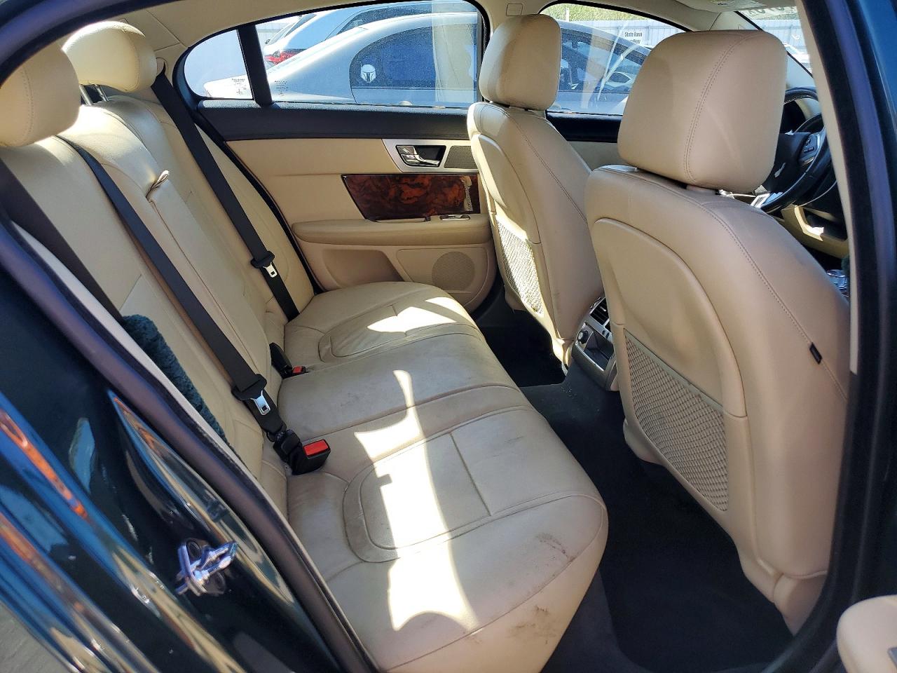 JAGUAR XF 2015 — 11