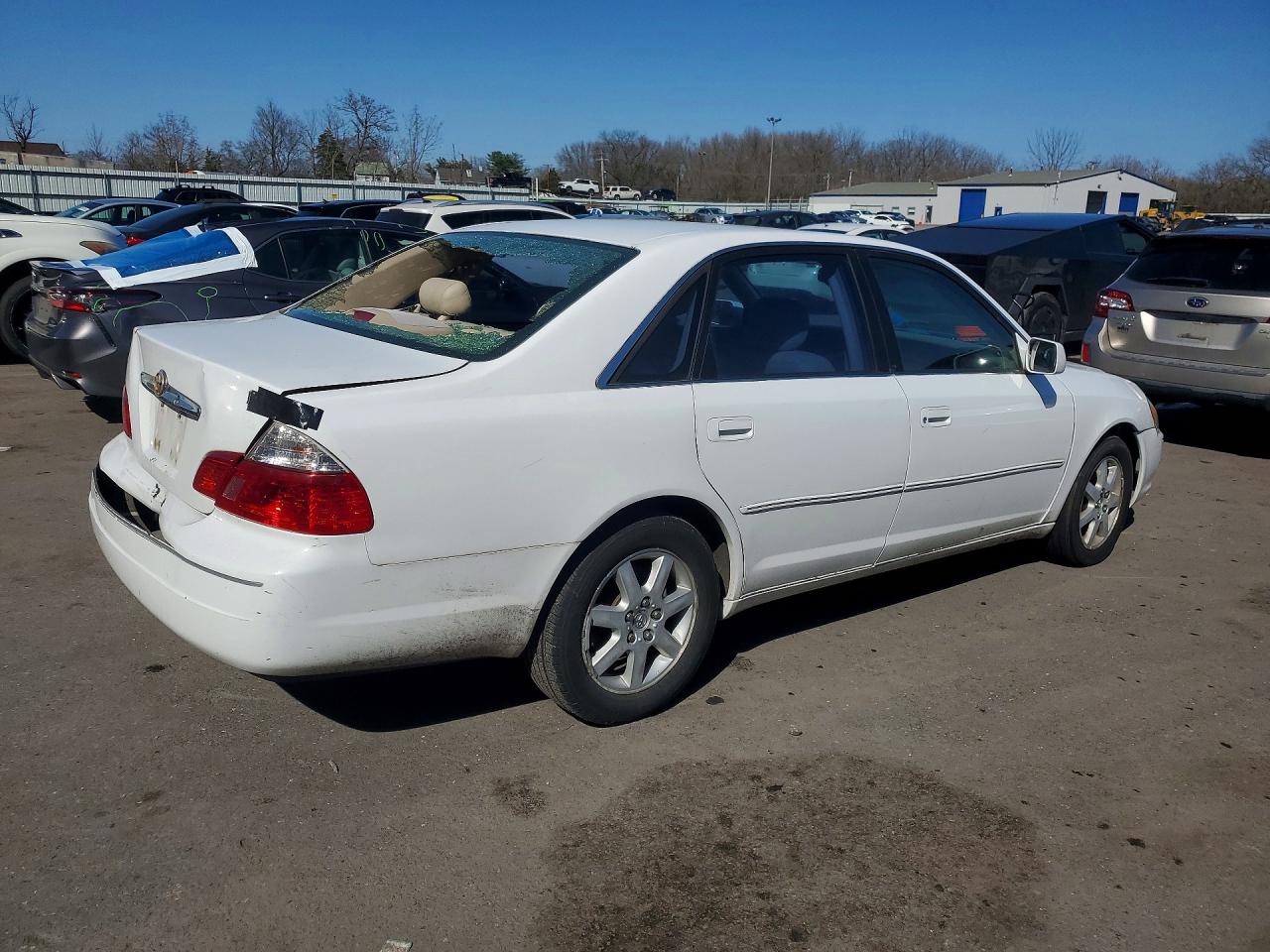 TOYOTA AVALON 2003 — 4